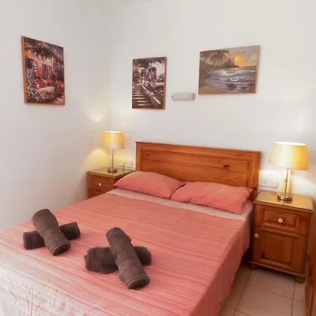 Getawaysmalta Harbour Lights Seafront Penthouse With Terrace St Paul's Bay *